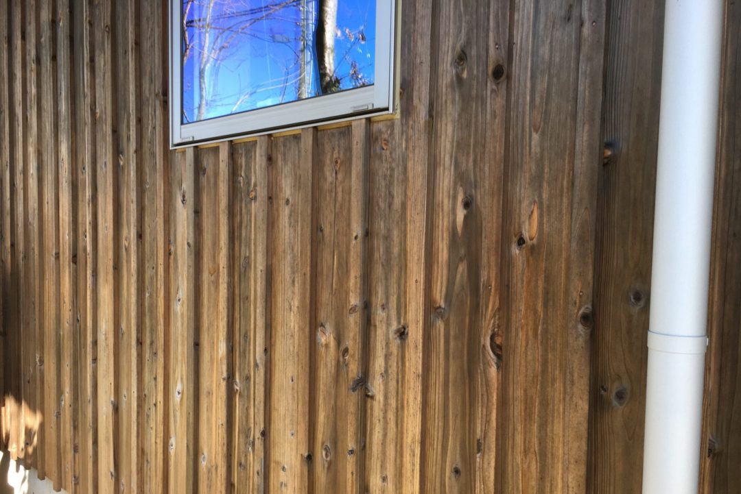 真鍮 しんちゅう のスクリュー釘を使います 掛川市で注文住宅の木の家ならエフ ベース