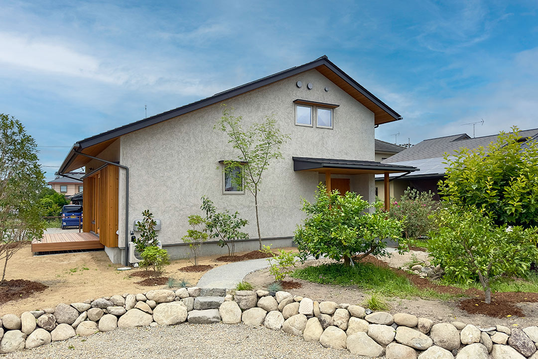 建築実例「「性能」と「デザイン」の両立を目指した木の家 」｜有限会社エフ・ベース｜掛川市で注文住宅・リノベーションならエフ・ベース