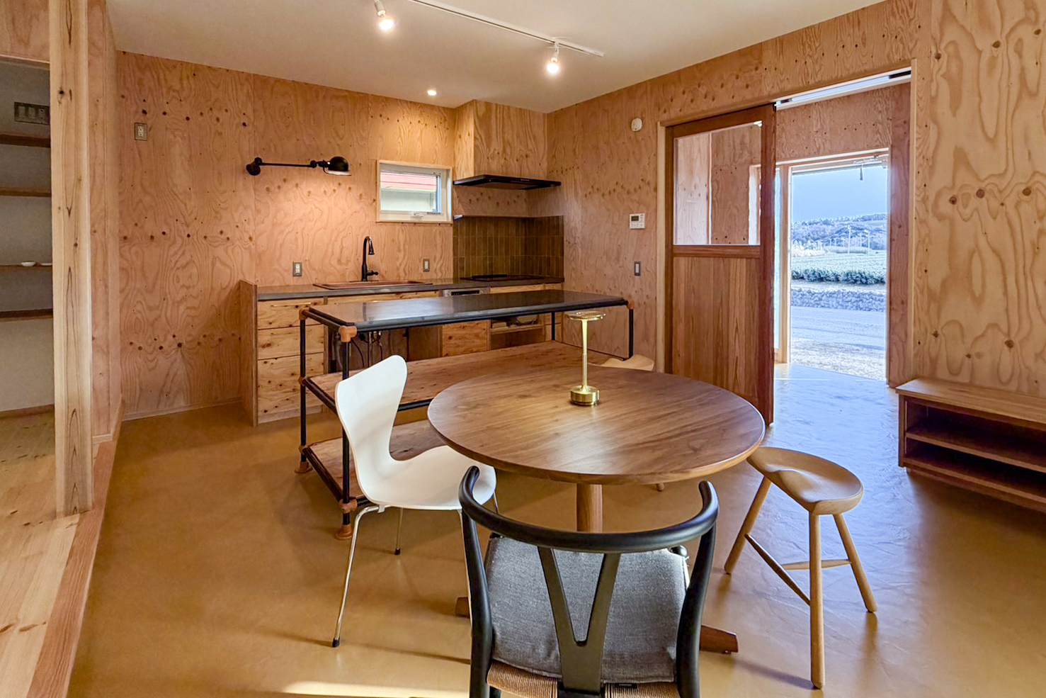 リノベーション見学会「ひとりを楽しむ。みんなと囲む。土間キッチンのある家」