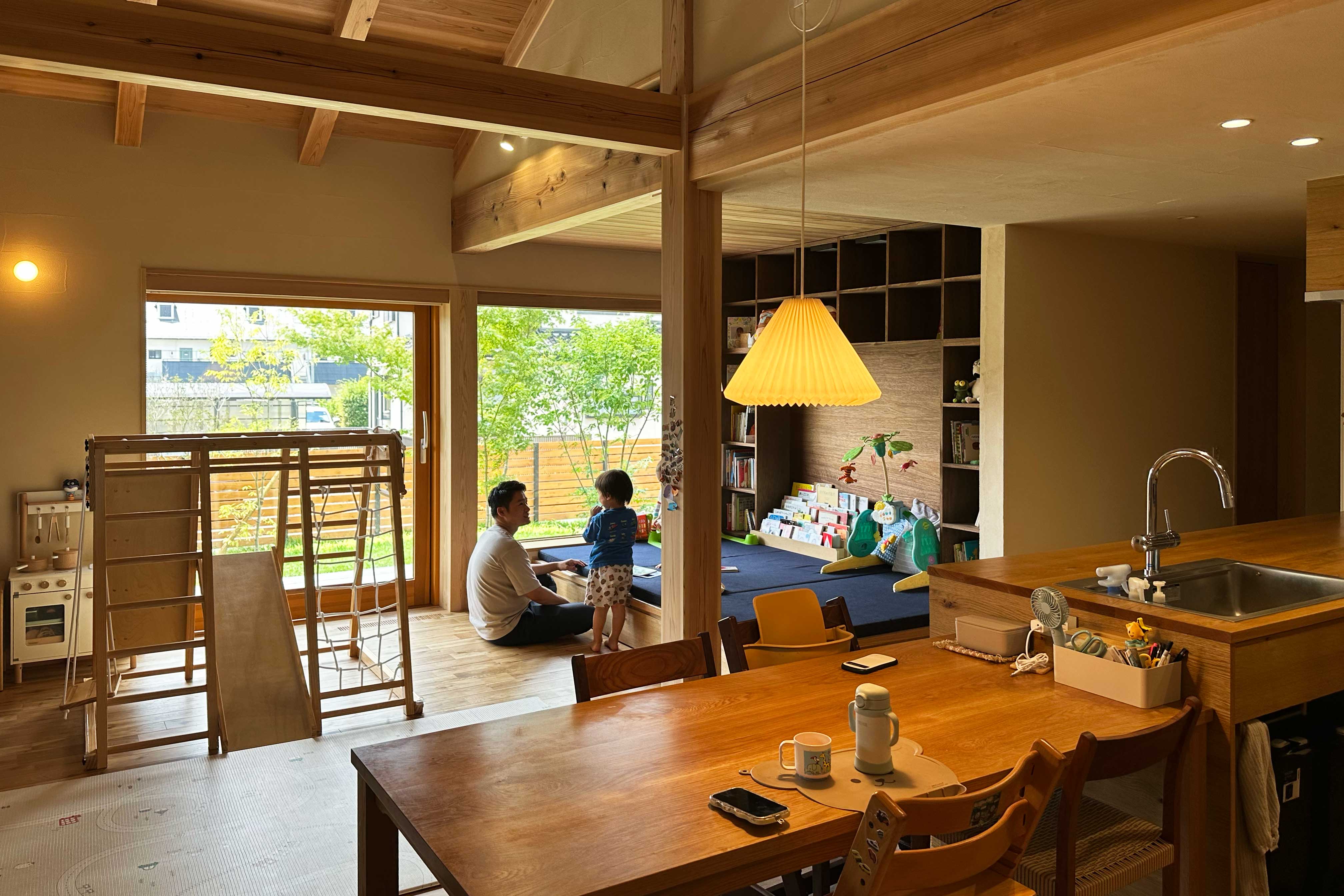 自然素材に包まれた開放的なLDK